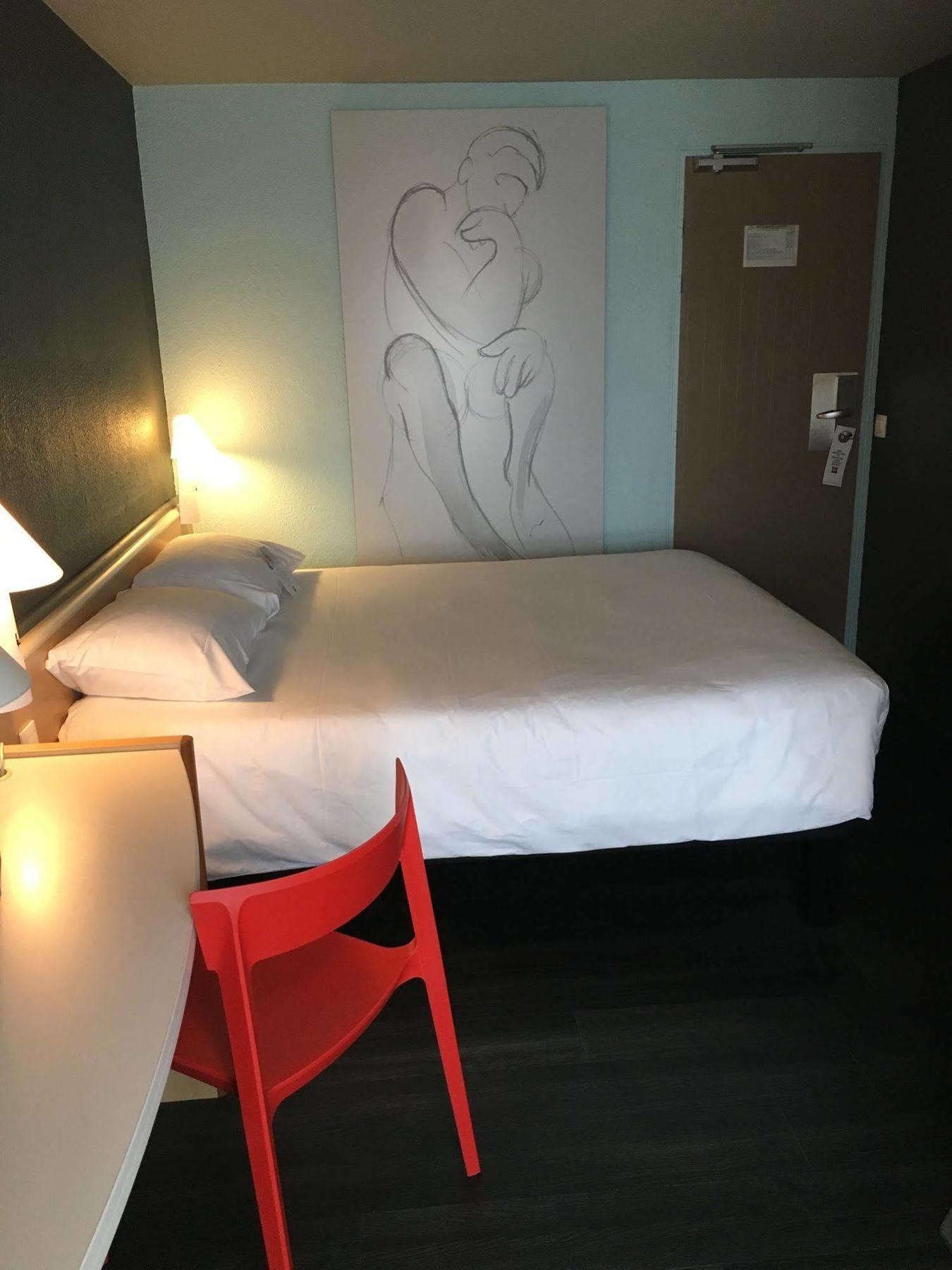 ibis Rochefort Exterior foto
